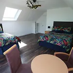 Villa Luxury 6 Bedroom Spiddal Villa, Jacuzzi, Balcony Galway