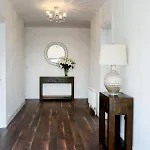 Villa Luxury 6 Bedroom Spiddal Villa, Jacuzzi, Balcony