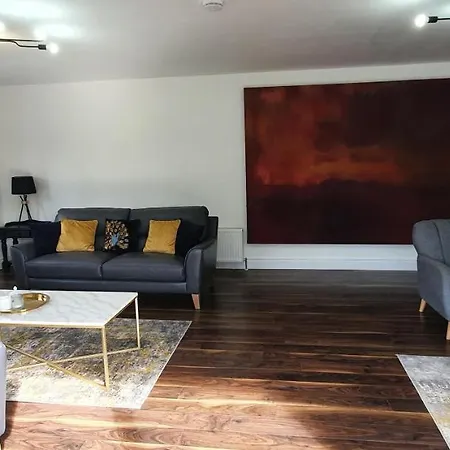 Luxury 6 Bedroom Spiddal Villa, Jacuzzi, Balcony فيلة
