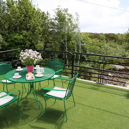 Luxury 6 Bedroom Spiddal Villa, Jacuzzi, Balcony *