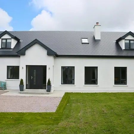 Villa Luxury 6 Bedroom Spiddal Villa, Jacuzzi, Balcony *