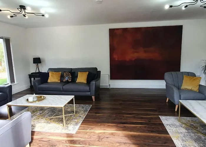 Luxury 6 Bedroom Spiddal Villa, Jacuzzi, Balcony Вилла