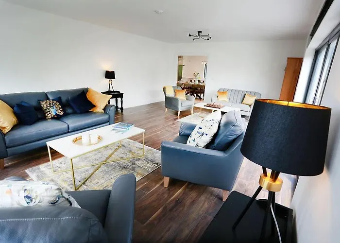 Luxury 6 Bedroom Spiddal Villa, Jacuzzi, Balcony Вилла Голуэй