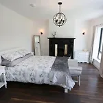 Luxury 6 Bedroom Spiddal Villa, Jacuzzi, Balcony * Galway