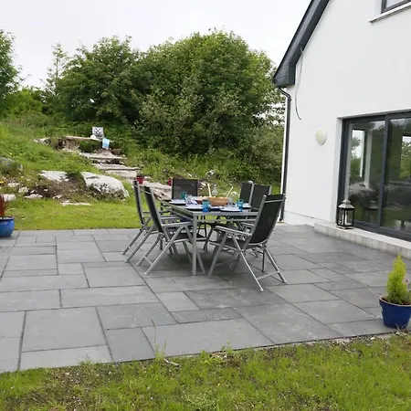 ヴィラ Luxury 6 Bedroom Spiddal Villa, Jacuzzi, Balcony *