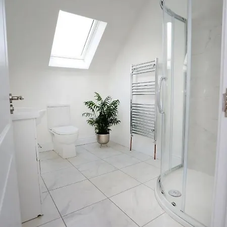 Luxury 6 Bedroom Spiddal Villa, Jacuzzi, Balcony Villa *