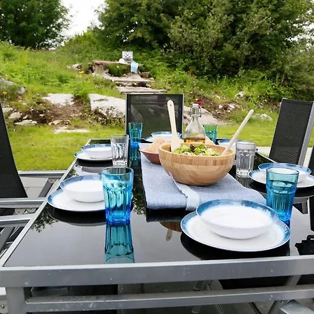 Luxury 6 Bedroom Spiddal Villa, Jacuzzi, Balcony * Galway