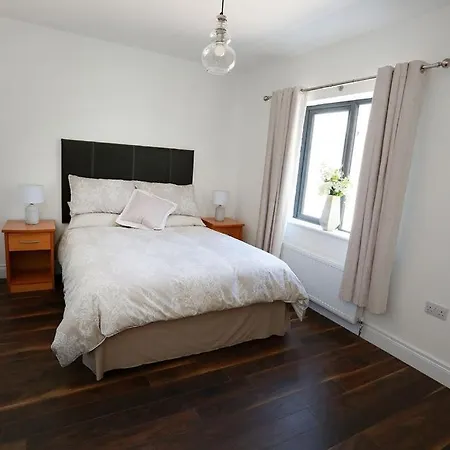 Villa Luxury 6 Bedroom Spiddal Villa, Jacuzzi, Balcony