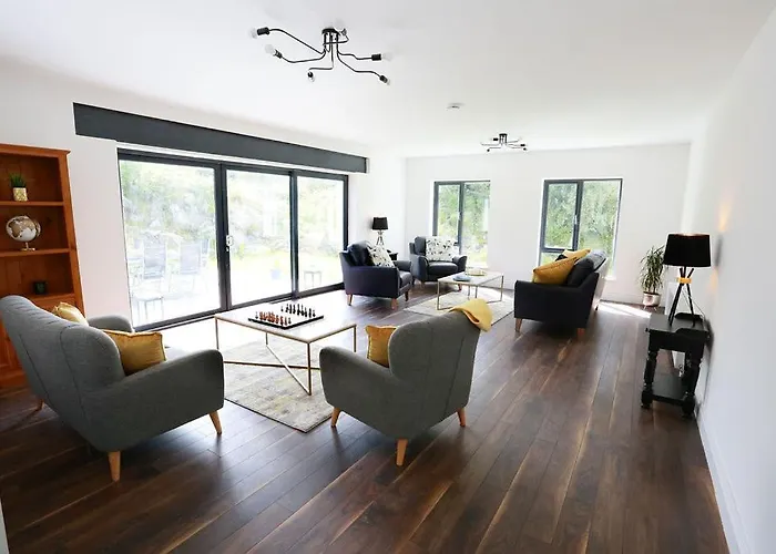 Luxury 6 Bedroom Spiddal Villa, Jacuzzi, Balcony Villa Galway