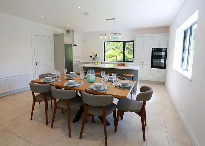 Villa Luxury 6 Bedroom Spiddal Villa, Jacuzzi, Balcony *