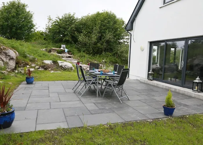 Villa Luxury 6 Bedroom Spiddal Villa, Jacuzzi, Balcony *