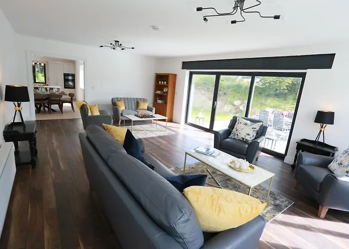 ヴィラ Luxury 6 Bedroom Spiddal Villa, Jacuzzi, Balcony