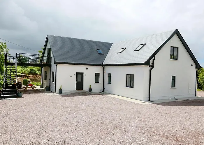 Luxury 6 Bedroom Spiddal Villa, Jacuzzi, Balcony * Galway