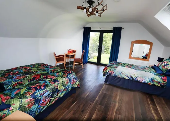 Luxury 6 Bedroom Spiddal Villa, Jacuzzi, Balcony * Galway