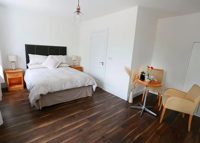 Luxury 6 Bedroom Spiddal Villa, Jacuzzi, Balcony Villa *