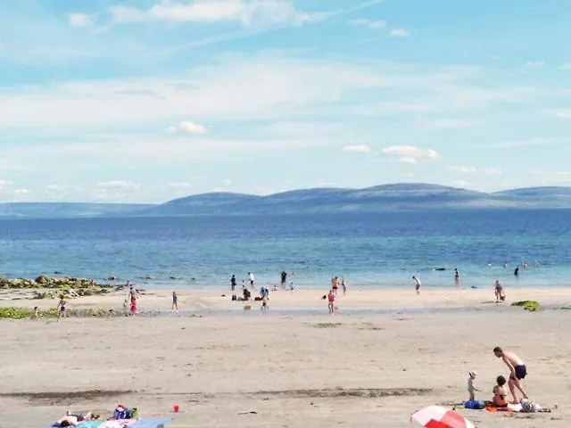 Luxury 6 Bedroom Spiddal Villa, Jacuzzi, Balcony *